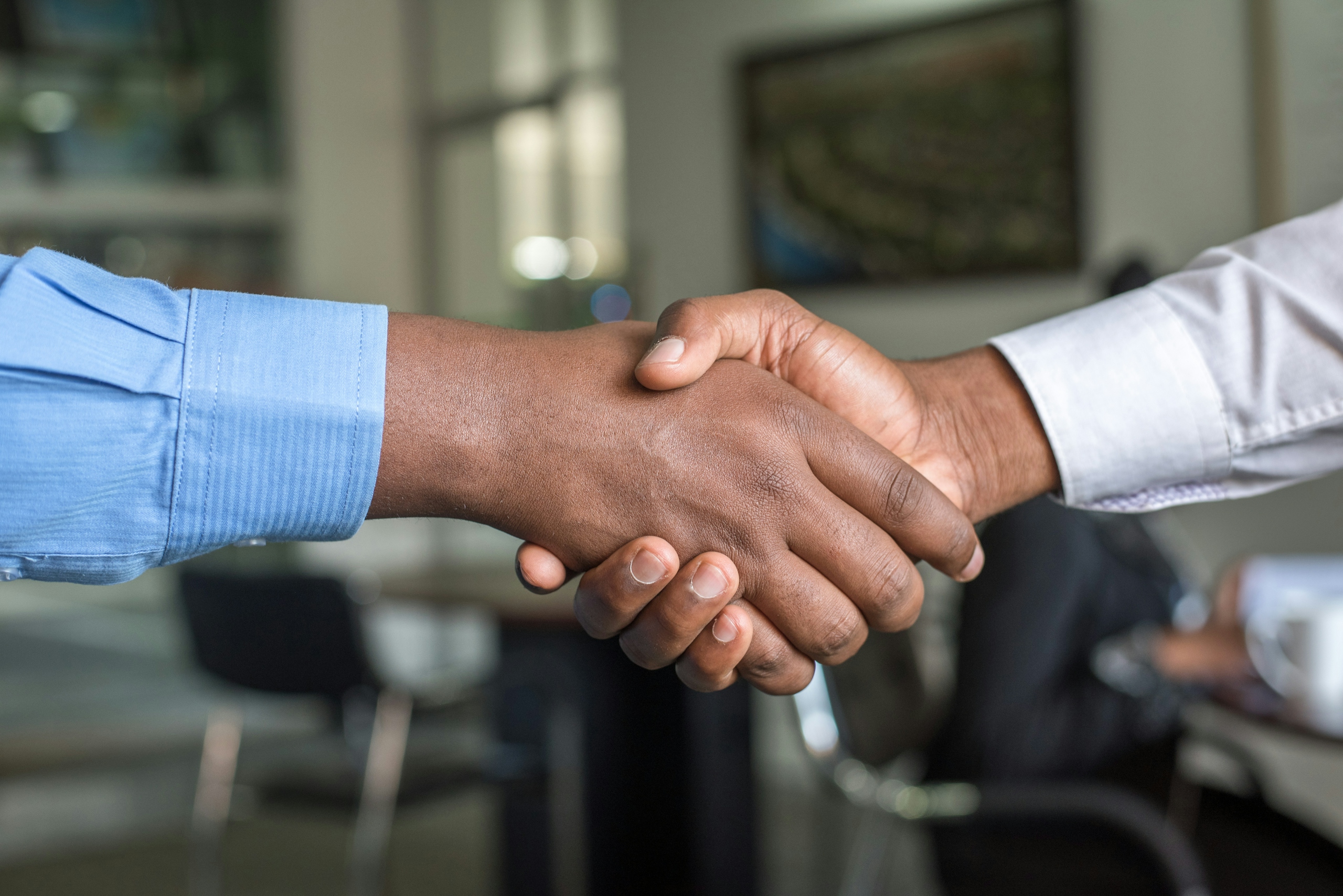 Handshake closing a trusted supply partnership